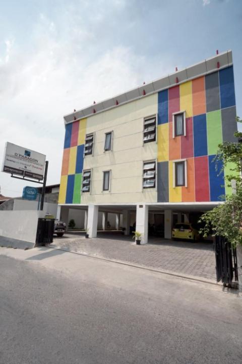 Dparagon Mt Haryono Hostel Semarang Exterior photo